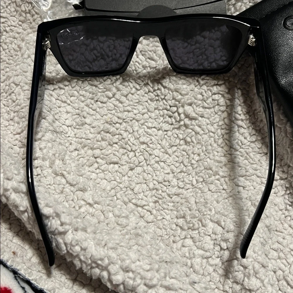 NWT QUAY FAST LANE SUNGLASSES